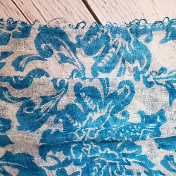 Lightweight Scarf - Picture 13 of 14